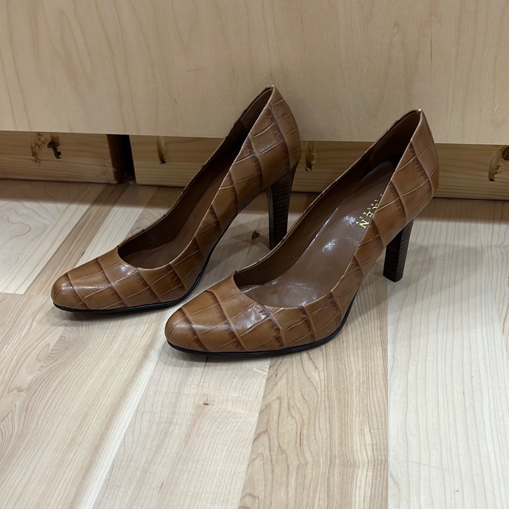 Lauren brown heels